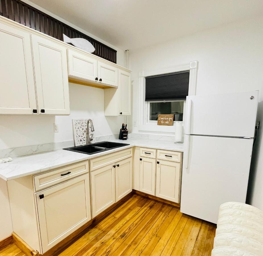 Delightful 2Br Apartment With Balcony - 15 Min From Mohegan Sun- Foxwoods Casinos & Mystic New London Bagian luar foto
