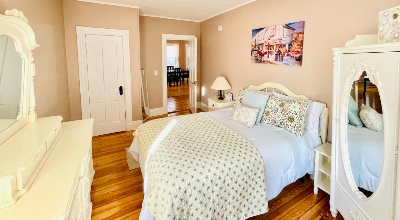 Delightful 2Br Apartment With Balcony - 15 Min From Mohegan Sun- Foxwoods Casinos & Mystic New London Bagian luar foto