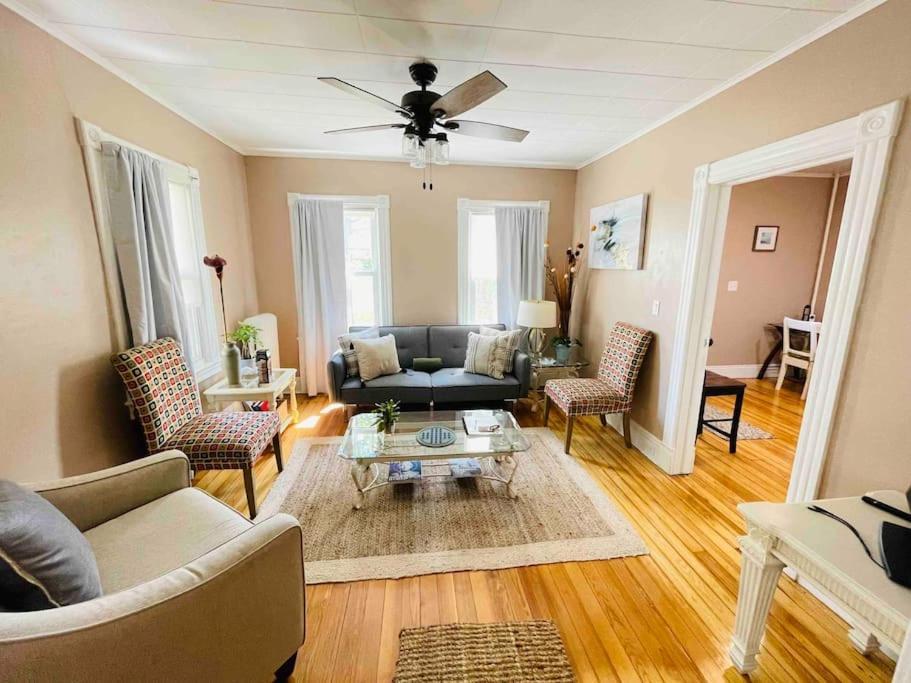 Delightful 2Br Apartment With Balcony - 15 Min From Mohegan Sun- Foxwoods Casinos & Mystic New London Bagian luar foto
