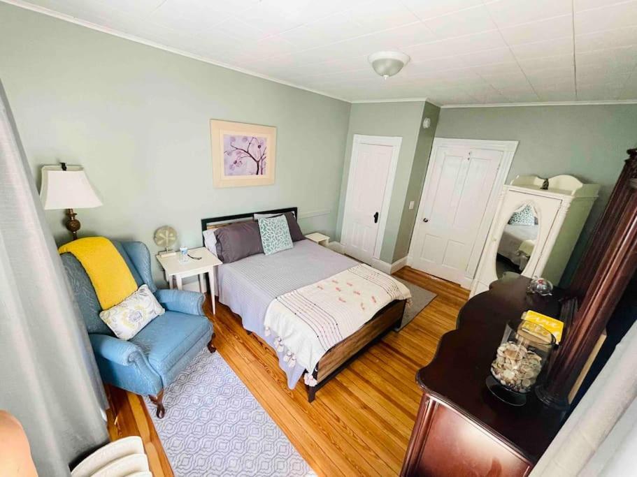 Delightful 2Br Apartment With Balcony - 15 Min From Mohegan Sun- Foxwoods Casinos & Mystic New London Bagian luar foto