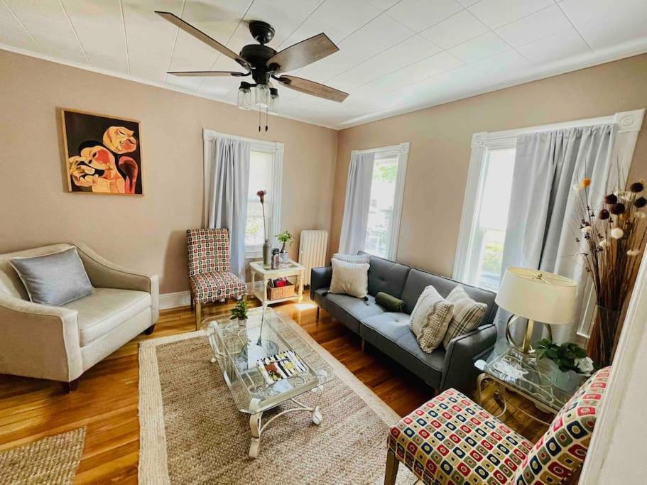 Delightful 2Br Apartment With Balcony - 15 Min From Mohegan Sun- Foxwoods Casinos & Mystic New London Bagian luar foto