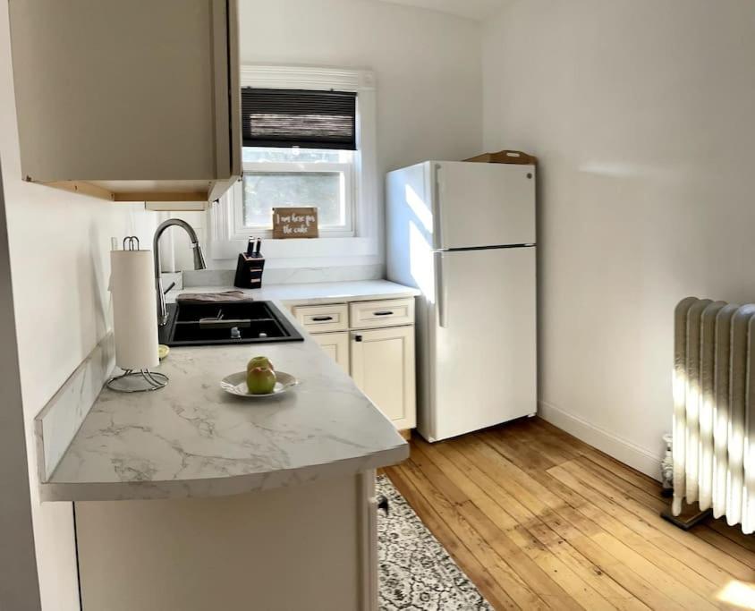 Delightful 2Br Apartment With Balcony - 15 Min From Mohegan Sun- Foxwoods Casinos & Mystic New London Bagian luar foto