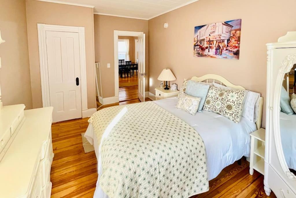 Delightful 2Br Apartment With Balcony - 15 Min From Mohegan Sun- Foxwoods Casinos & Mystic New London Bagian luar foto
